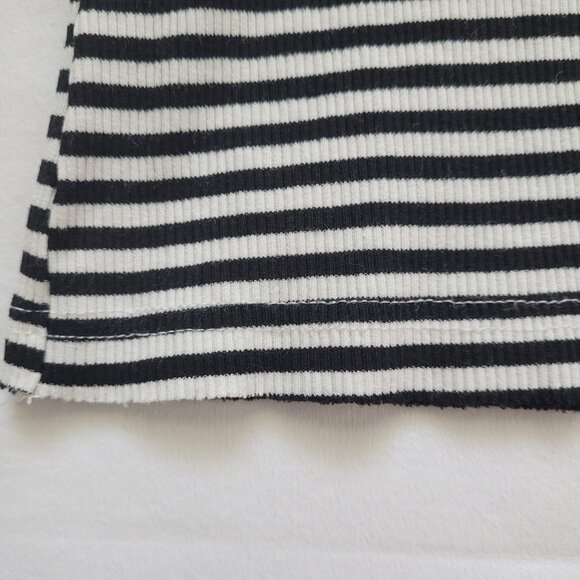 Black and White Fitted Striped Tank Top Size Small - Picture 6 of 10